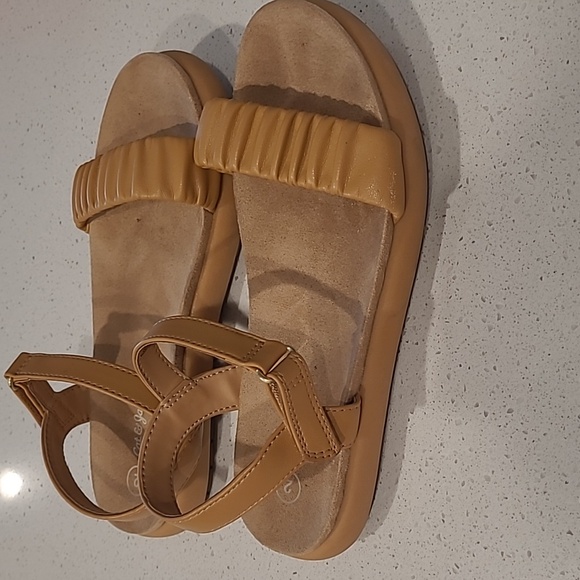 Cat & Jack Girls Sandals - Picture 3 of 4